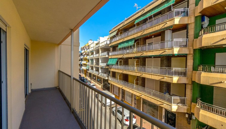 Resale - Apartment - Torrevieja - Playa del cura