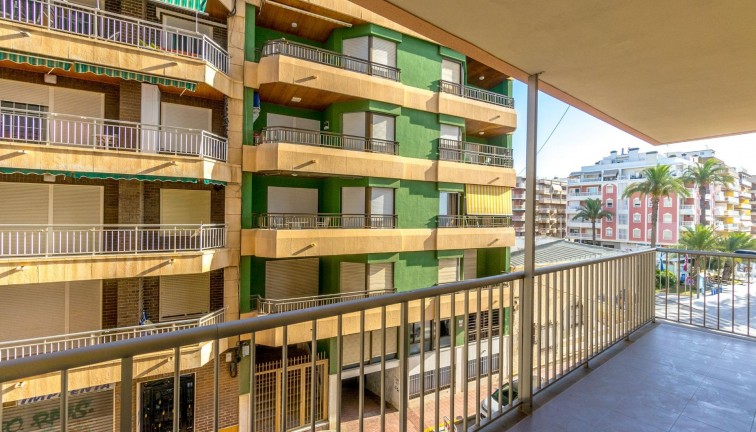 Resale - Apartment - Torrevieja - Playa del cura