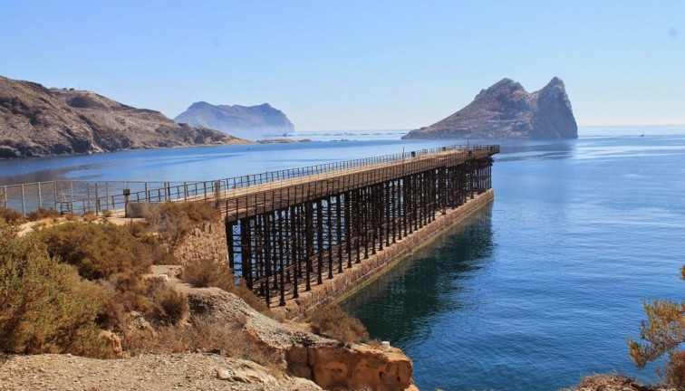 Uudistuotanto - Asunto - Aguilas - Isla Del Fraile