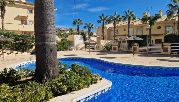 Resale - Apartment - Orihuela Costa - Campoamor