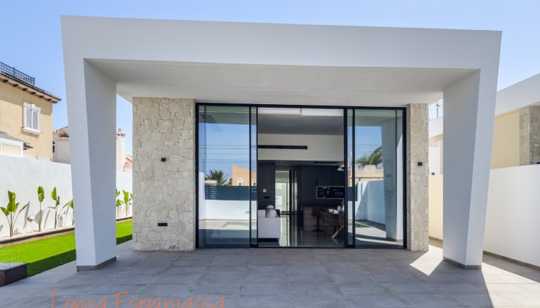 New Build - Chalet - Torrevieja - Torretas