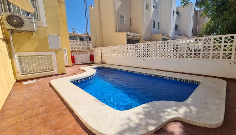 Återförsäljning - Duplex apartment (två våningar) - Torrevieja - La Rosaleda