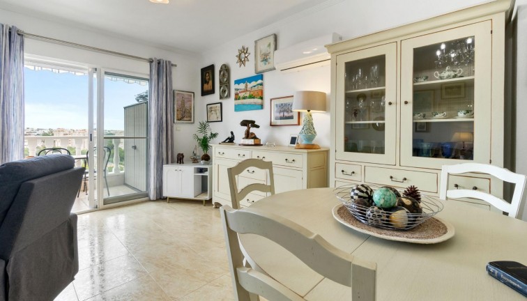 Resale - Apartment - Orihuela Costa - Campoamor