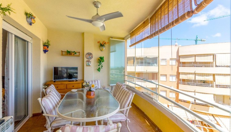 Resale - Apartment - Orihuela Costa - Campoamor