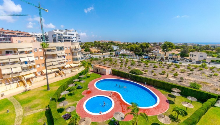 Resale - Apartment - Orihuela Costa - Campoamor