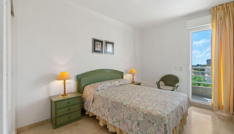 Resale - Apartment - Orihuela Costa - Campoamor