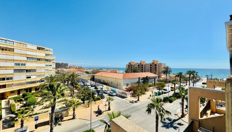 Återförsäljning - Lägenhet - Torrevieja - LA MATA