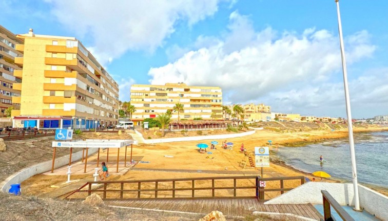 Resale - Apartment - Torrevieja - Cabo cervera