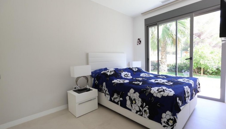 Resale - Chalet - Orihuela - Las Colinas