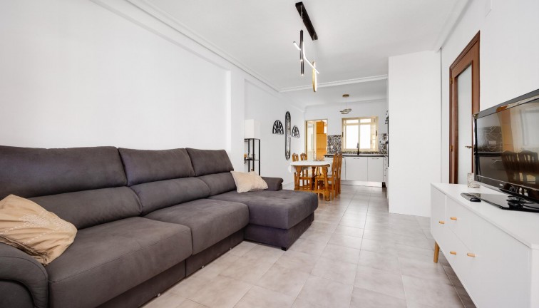 Resale - Apartment - Torrevieja - Acequion