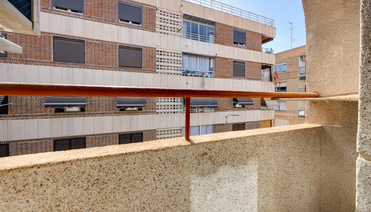 Resale - Apartment - Torrevieja - Acequion