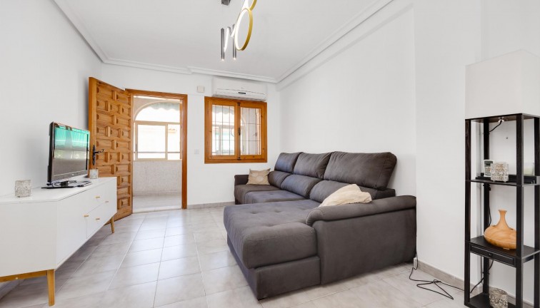 Resale - Apartment - Torrevieja - Acequion