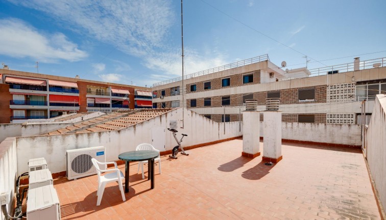 Resale - Apartment - Torrevieja - Acequion