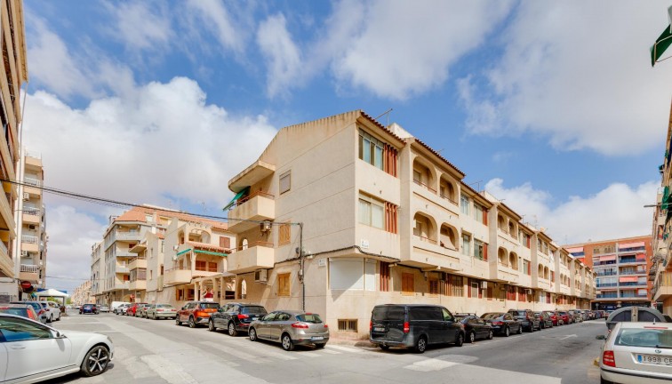 Resale - Apartment - Torrevieja - Acequion