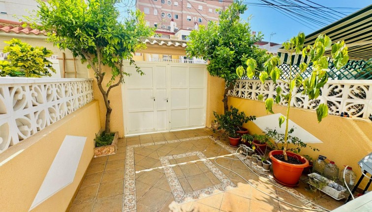 Jälleenmyynti - Bungalow - Torrevieja - Aguas Nuevas