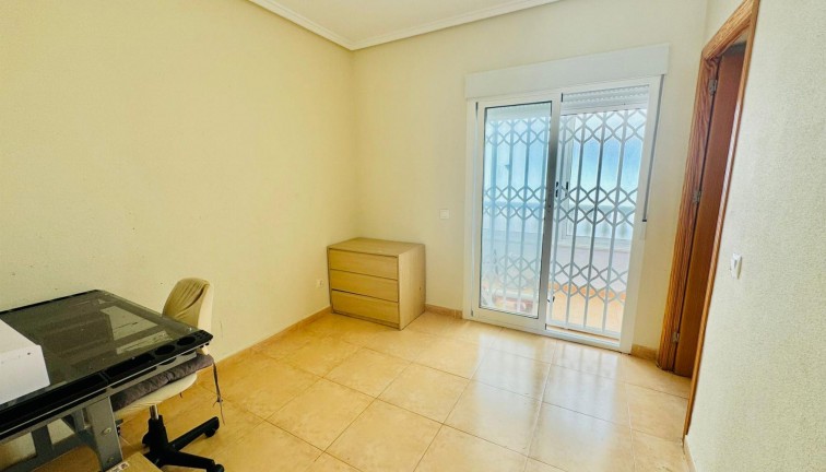 Jälleenmyynti - Bungalow - Torrevieja - Aguas Nuevas