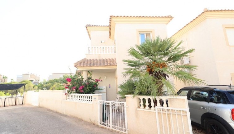 Resale - Chalet - Orihuela Costa - Playa Flamenca