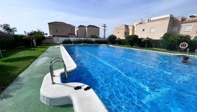 Resale - Apartment - Ground Floor Apartment - Torrevieja - El limonar