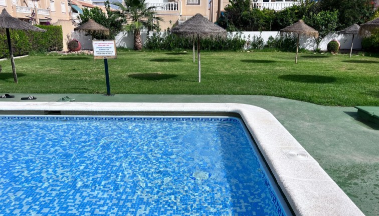 Resale - Apartment - Ground Floor Apartment - Torrevieja - El limonar