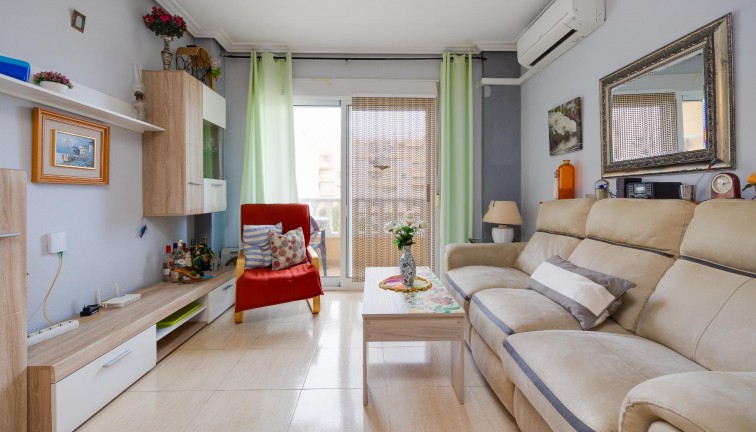 Resale - Apartment - Torrevieja - Acequion