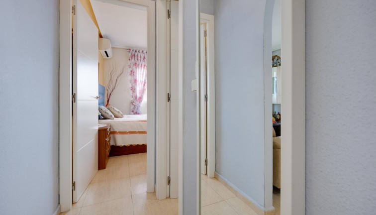 Resale - Apartment - Torrevieja - Acequion