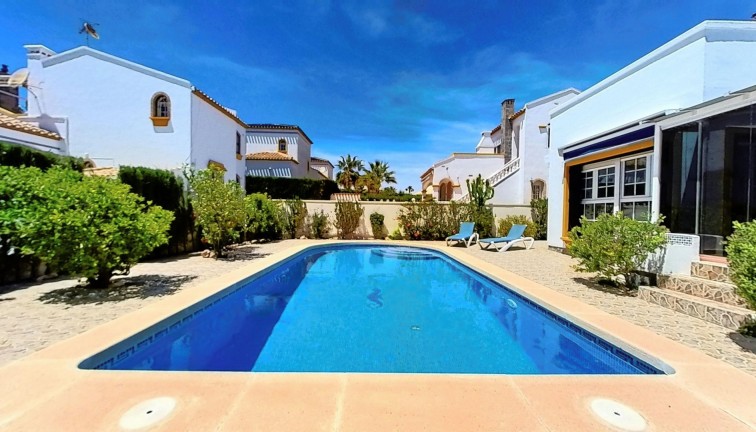 Resale - Chalet - Orihuela Costa - Los Dolses