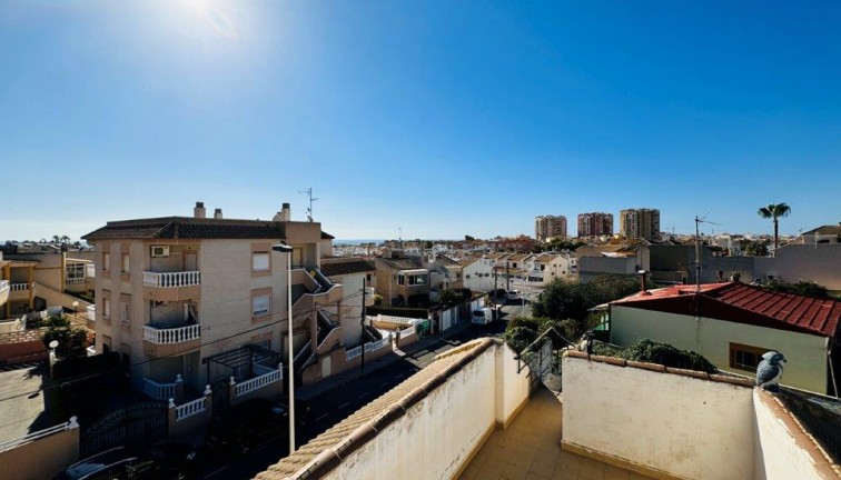 Återförsäljning - Duplex apartment (två våningar) - Torrevieja - La Rosaleda