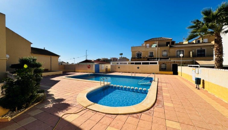 Återförsäljning - Duplex apartment (två våningar) - Torrevieja - La Rosaleda