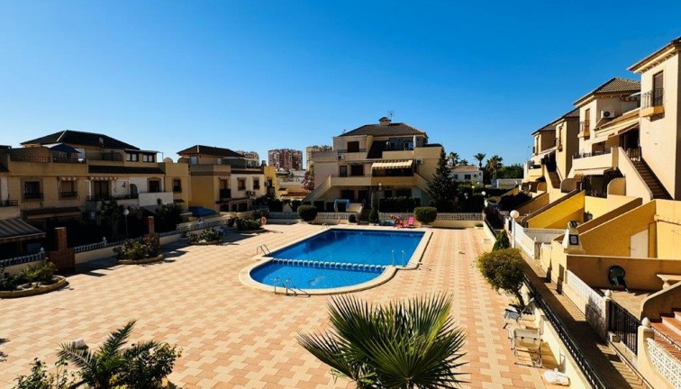 Återförsäljning - Duplex apartment (två våningar) - Torrevieja - La Rosaleda