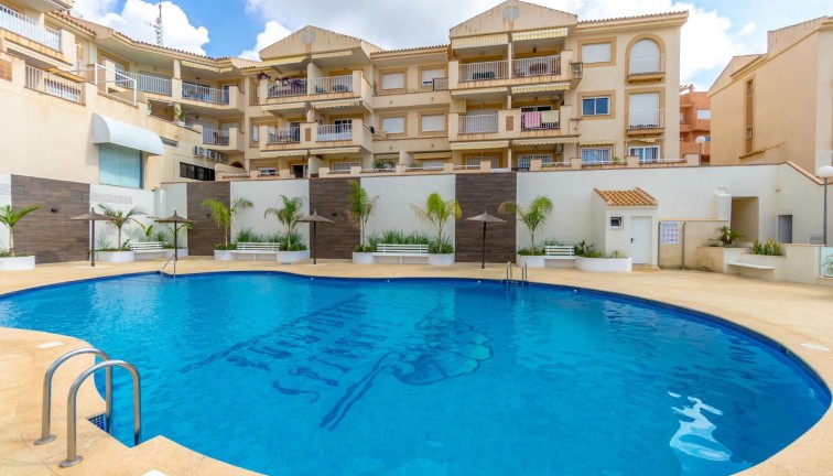 Resale - Apartment - Orihuela Costa - Campoamor