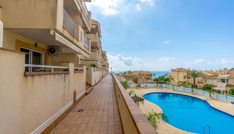 Resale - Apartment - Orihuela Costa - Campoamor