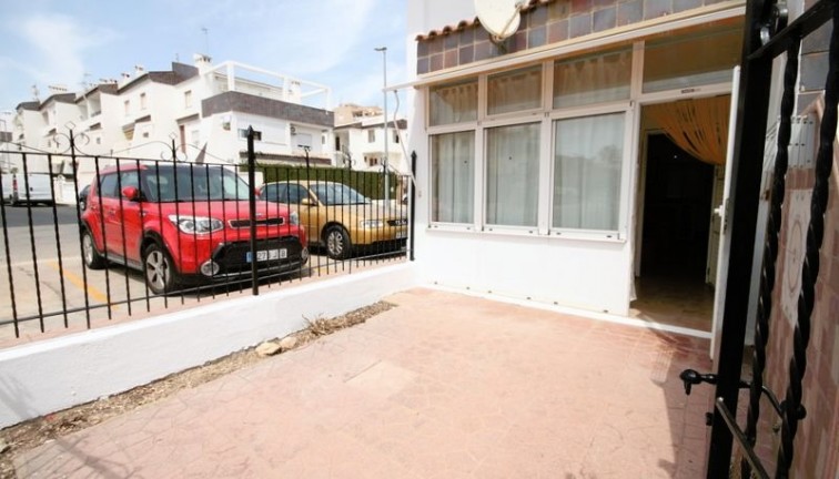 Återförsäljning - Bungalow - Orihuela Costa - Punta Prima