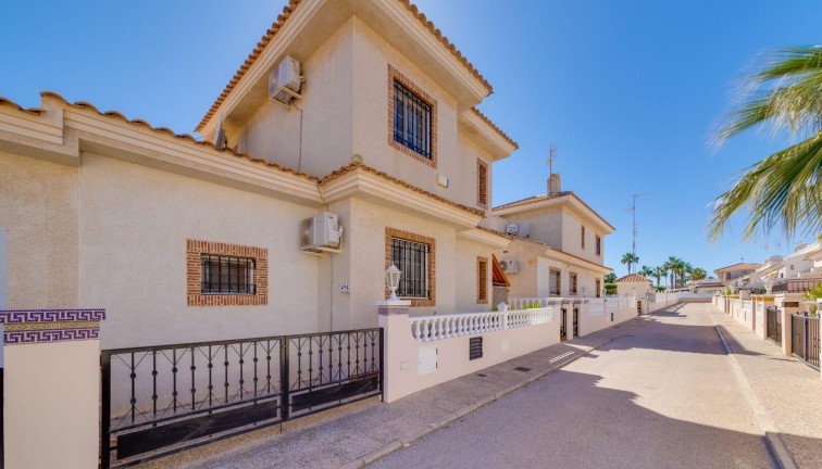 Resale - Chalet - Orihuela Costa - Los Dolses