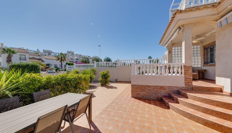 Resale - Chalet - Orihuela Costa - Los Dolses