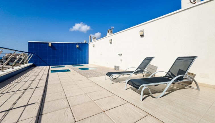 Resale - Apartment - Top Floor Apartment - Torrevieja - Playa de los Locos