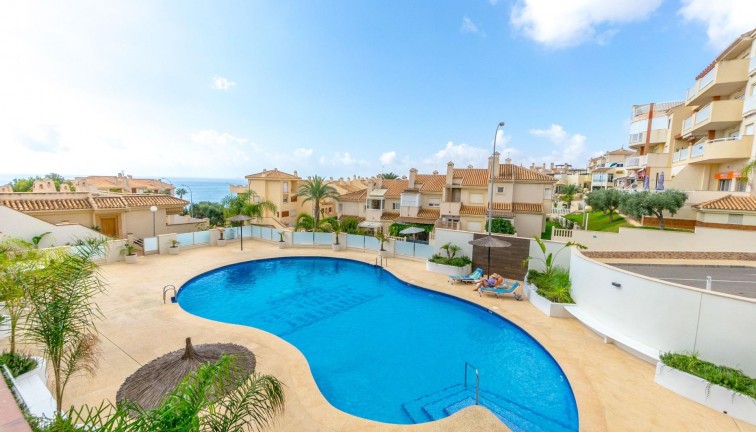 Resale - Apartment - Orihuela Costa - Campoamor