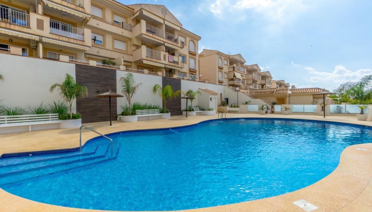 Resale - Apartment - Orihuela Costa - Campoamor