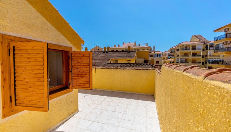 Återförsäljning - Duplex apartment (två våningar) - Torrevieja - LA MATA