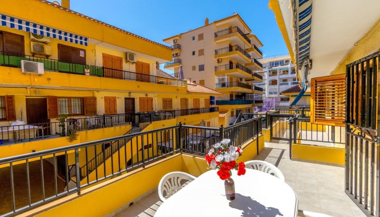 Återförsäljning - Duplex apartment (två våningar) - Torrevieja - LA MATA