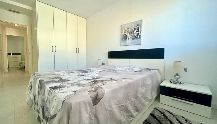 Resale - Apartment - Orihuela Costa - Campoamor