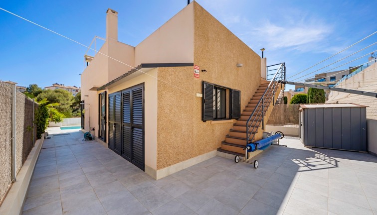 Resale - Chalet - Orihuela Costa - La Zenia