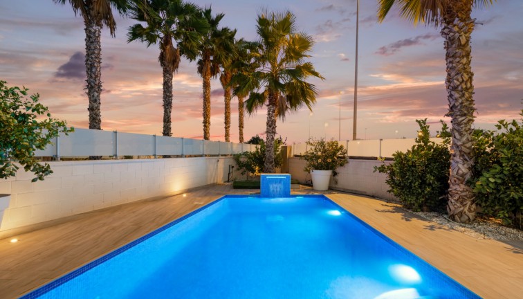 Resale - Chalet - Alicante - Lomas de Cabo Roig