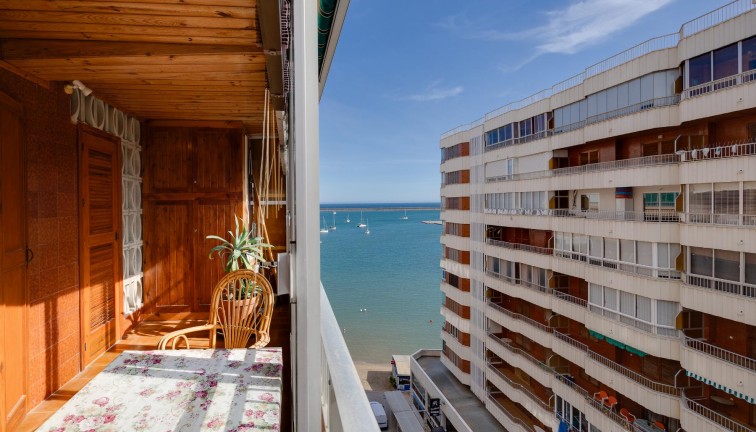 Resale - Apartment - Torrevieja - Acequion