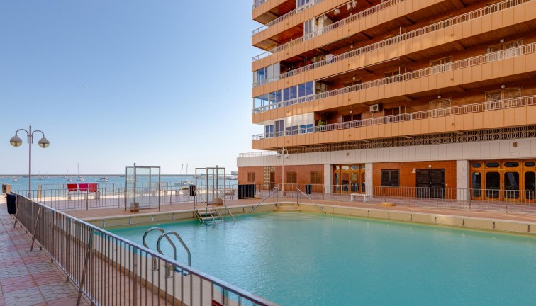 Resale - Apartment - Torrevieja - Acequion