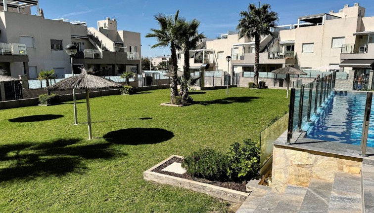 Jälleenmyynti - Bungalow - Torrevieja - Aguas Nuevas