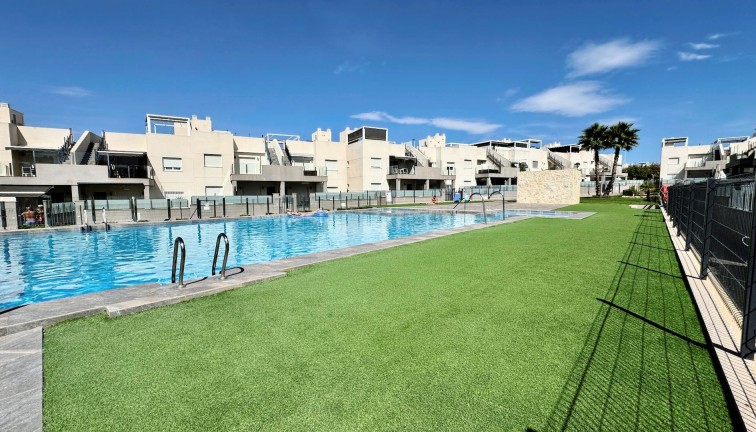 Jälleenmyynti - Bungalow - Torrevieja - Aguas Nuevas