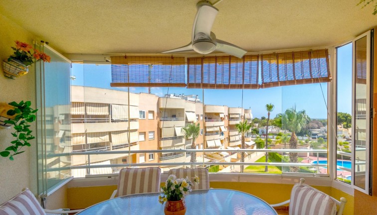 Resale - Apartment - Orihuela Costa - Campoamor