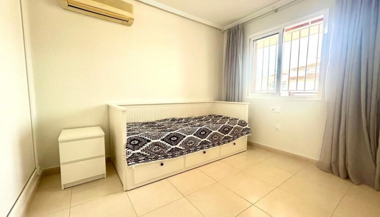 Resale - Apartment - Top Floor Apartment - Orihuela Costa - La Zenia