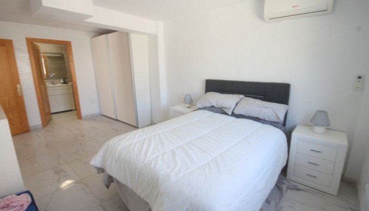 Resale - Chalet - Orihuela Costa - La Zenia