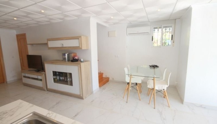 Resale - Chalet - Orihuela Costa - La Zenia